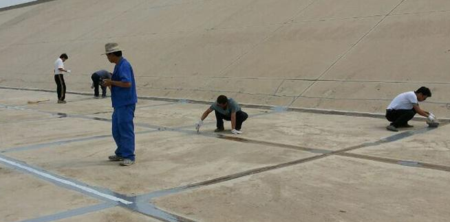 纯手工聚脲施工需要注意什么?(图1) 纯手工聚脲施工需要注意什么?